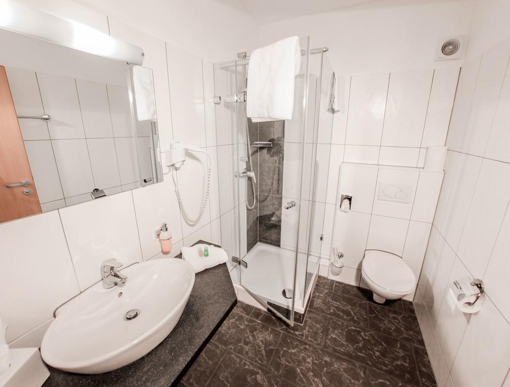 Inwest Hotel Garni Crailsheim Oda fotoğraf
